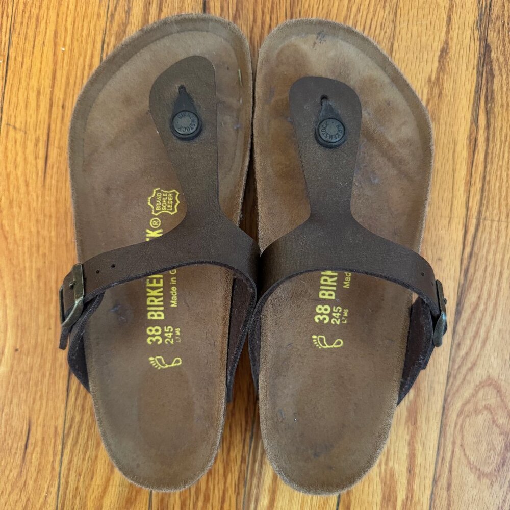Birkenstock Gizeh Brown size 38--like new